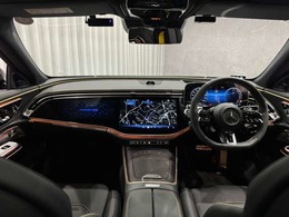 専用ブラックのAMG パフォーマンスシート（ナッパレザー、イエローステッチ入）