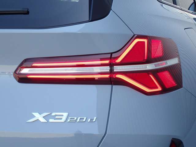 BMW自動車保険ローンプラン：オートローンと自動車保険をセットにして、毎年のご継続手続きの手間をセーブする便利な長期保険専用のオリジナルローンプログラムをご用意。