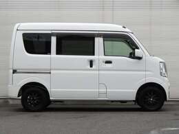 お車に詳しくない方でもご安心ください。ご満足のいくお車探しをお手伝いできるよう経験豊富なスタッフがご対応致します。LINEでのお問合せもOKです。