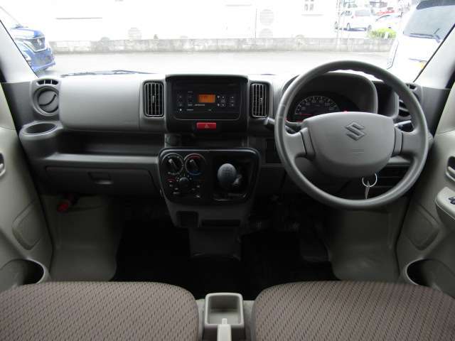 【車両画像撮影サービス】もう少し詳細な車両画像がほしい！ここが気になる！何枚でも写真をとって画像をお送りいたします！LINEでのお問合せもOK。お気軽に当社スタッフにご用命ください。