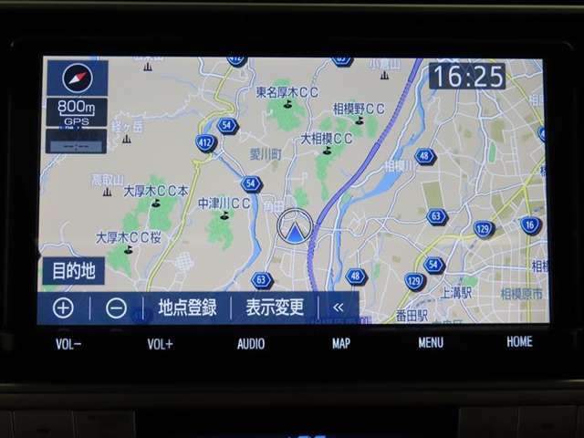 トヨタ純正ナビ装備！地図描写は文字も道もクリアで見やすく、滑らかに表示します。これさえあればもう道に迷わないですみますね♪フルセグで地上波デジタル放送TVもバッチリ綺麗に見れちゃいます♪