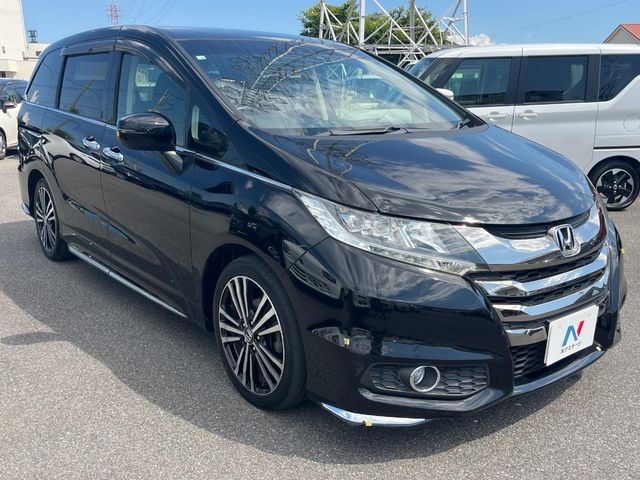大好評のボディコーティング「弾スプラッシュコート」もご納車までに施工可能。通常のガラスコートと異なる、耐久年数6年の無機質ガラスコーティングが、ボディをキレイな状態に保ってくれます。
