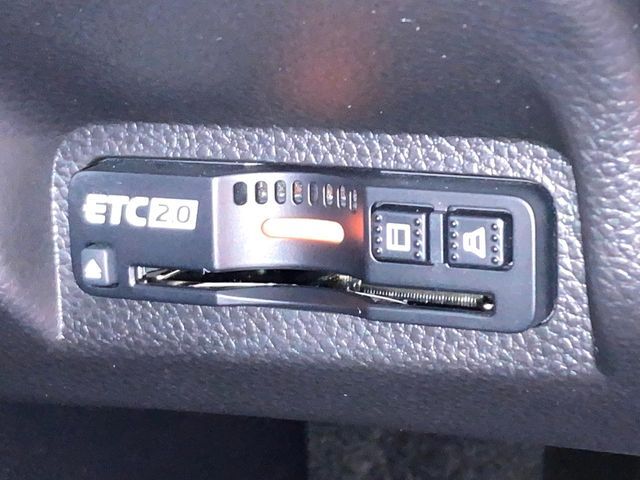 【ETC】高速道路の料金所をストレスなく通過！話題のスポットやサービスエリアに多い「スマートIC」利用時は必須のアイテムです。当店でセットアップを実施、ご納車当日からすぐにご利用いただけます！