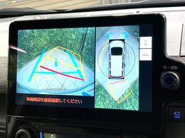 【パノラミックビューモニター】専用のカメラにより、上から見下ろしたような視点で360度クルマの周囲を確認することができます☆縦列駐車や幅寄せ時に活躍してくれます♪
