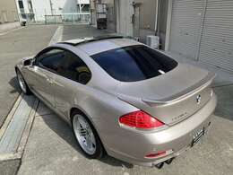 純正オプション多数　総額 ￥4,587,000    　  (参考 オプション価格)☆右ハンドル仕様　￥541,000