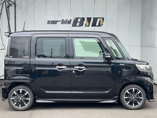 他にも画像がございますので、ぜひご覧いただければと思います。より詳しくお車をご覧いただけます。