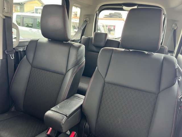 内装ルームクリーニング済みです。しっかりキレイにしておりますので、ぜひお確かめください。納車時にはもう一度キレイにいたしますよ！