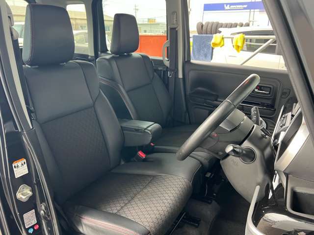 内装ルームクリーニング済みです。しっかりキレイにしておりますので、ぜひお確かめください。納車時にはもう一度キレイにいたしますよ！