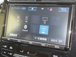 ナビゲーションはトヨタ純正9インチメモリーナビ(NSZT-Y66T)を装着しております。AM、FM、CD、DVD再生、ワンセグTVがご使用いただけます。初めて訪れた場所でも安心ですね！