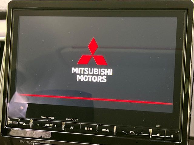 【メーカー純正ナビ】インテリアに溶け込むスタイリッシュな「専用設計」メーカーナビを装備♪視認性や操作性など基本性能にも優れ、より上質なカーライフをお楽しみいただけます。