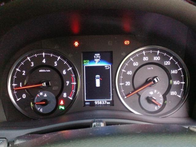 WECARSの展示場では実際に見て、触ってお車をお選びいただけます！知識の豊富な営業スタッフが様々なカーライフをご提案いたします！