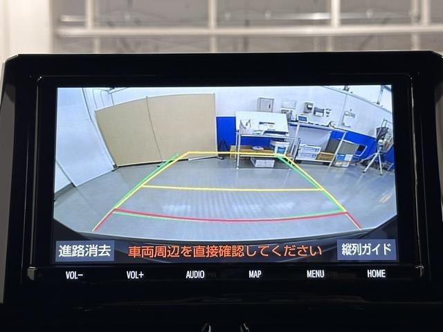 バックモニター付なので後退時に後方が見えるので安心。　車は構造上、死角がたくさんなので万が一を考えると必須ですね。　あくまで補助の為の装備、バックは目視で確認する事が重要ですよ。