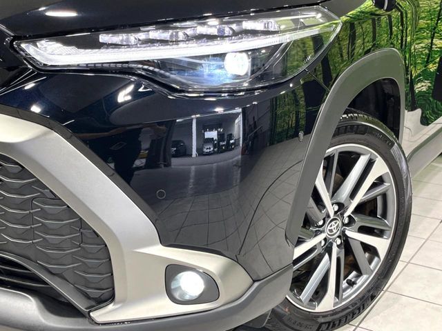 【LEDヘッドライト】悪天候や夜間走行時も良好な視界を確保し安心して運転できる高輝度LEDヘッドライトを装備！点灯速度が早く、消費電力も抑えられています。