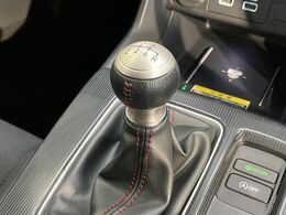 【フロア6速MT】走りの6速MT！！スポーティーな走行をお楽しみいただけます♪
