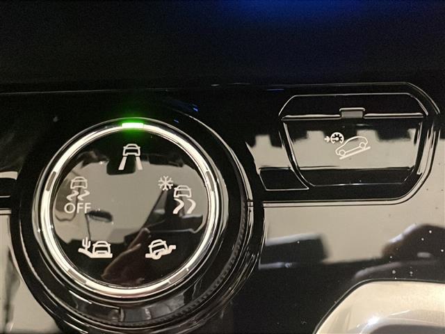 LIBERALAは、輸入車選びの新たなスタイルを提案するインポート・セレクト・ブランドです。オーナー様となる方がクルマから直接感じる感性を第一にした、最良の一台との出会いをコーディネートいたします。