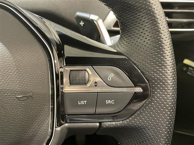 LIBERALAは、輸入車選びの新たなスタイルを提案するインポート・セレクト・ブランドです。オーナー様となる方がクルマから直接感じる感性を第一にした、最良の一台との出会いをコーディネートいたします。
