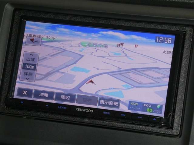 【7インチ】目的地を設定すれば、初めての場所でも簡単に行くことが出来ます。（音楽だって聴けちゃいます。）今や欠かせないアイテムですね。カーナビと共に楽しいカーライフを送って下さい！