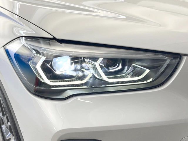 ●LEDヘッドライト：夜間走行時も良好な視界を確保し安心して運転できる高輝度LEDヘッドライトを装備！点灯速度が早く、消費電力も抑えられています。