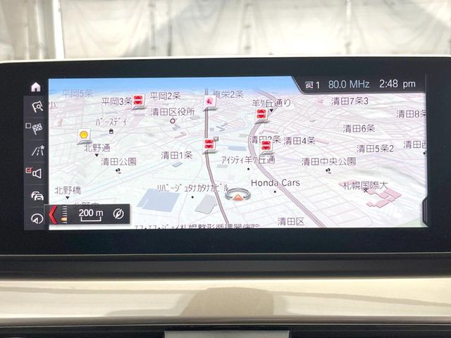 ●純正ナビ:一体感のあるナビは、高級感ある車内を演出してくれます。オーディオ機能も充実しておりますので、運転もより楽しめます♪