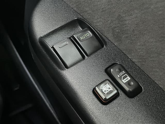 【窓操作部】軽い力で、窓を開けたり閉めたりすることができます！掲載箇所以外にご希望の写真がございましたら、お気軽にお問い合わせ下さい！メールや郵送でお送りさせていただきます。