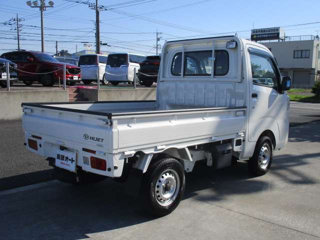 大切なお車のメンテナンスも、東部オートにお任せ下さいませ！自社工場で安心です。もちろん車検、点検、板金もお任せ下さい。