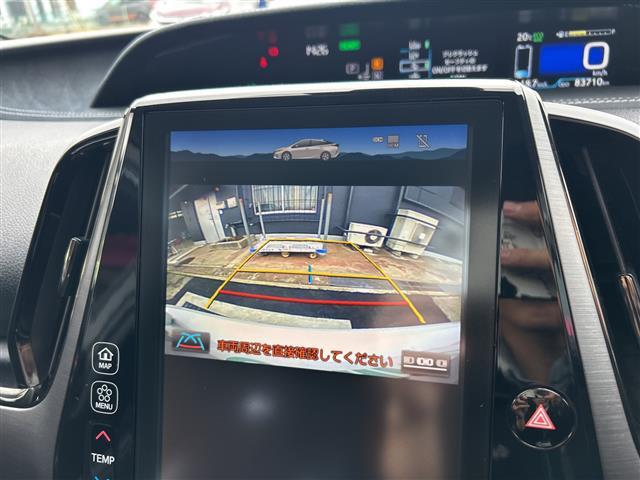 【バックモニター】後ろのカメラの映像をモニターに映し出すことができます！後方の見えない死角や、障害物との距離感をしっかり確認することができます！駐車が苦手な方におすすめです。