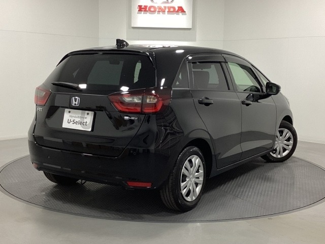 【Honda認定中古車 U-Select】　は3つの安心をお約束します。　1　Hondaのプロが整備した安心。 2　第三者機関がチェックした安心。　3　購入後もHondaが保証する安心。