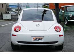 奥様のくつろぎ空間も充実！おいしいコーヒーでも！旦那様にはアフターパーツコーナーに！ついつい時間が経つのを忘れてしまう。車選びも大切だけど、お店選びにも拘ってみてください！