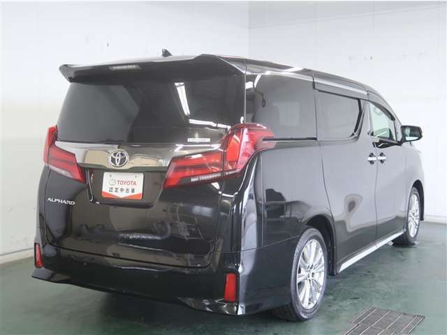 走りにこだわりながら収納力も持ち合わせたお車です。荷物を載せて軽快なドライブを楽しめますよ♪