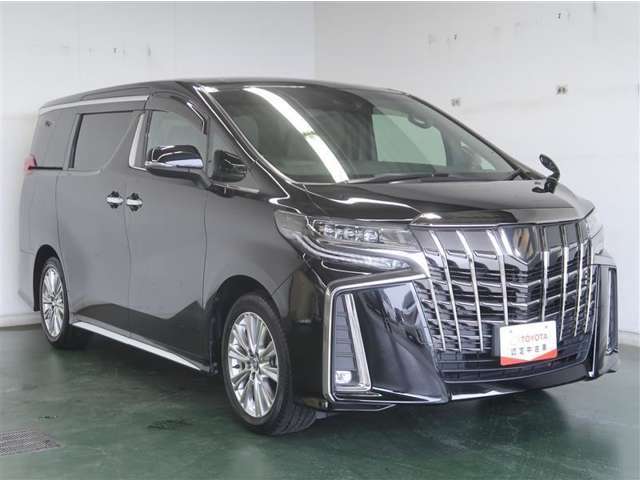 荷物をたっぷり載せて広々ドライビング♪夏でも冬でも、アウトドアやショッピングを思い切り楽しみましょう！