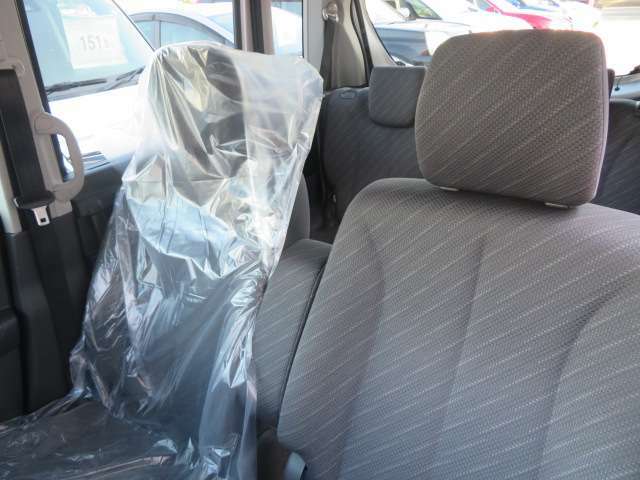 フロントシートの画像です！当店在庫車は全車保証付きですので、ご購入後も安心です！