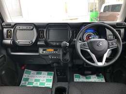 メーターやシフトレバー、スイッチ位置など運転席回りの配置はしっくりいきたいものですね！まずは座ってチェックしてみてください♪