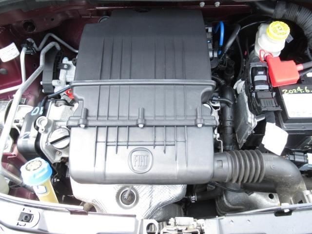 1200cc　4気筒エンジンです　静かで乗りやすいです