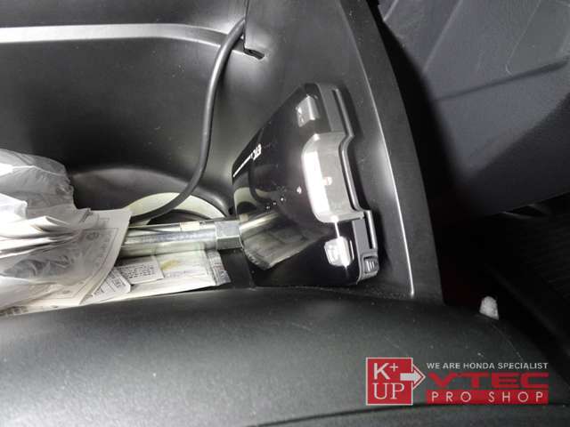 ETC車載器が装着済み。追加でドライブレコーダー取付などもお気軽にご相談ください。