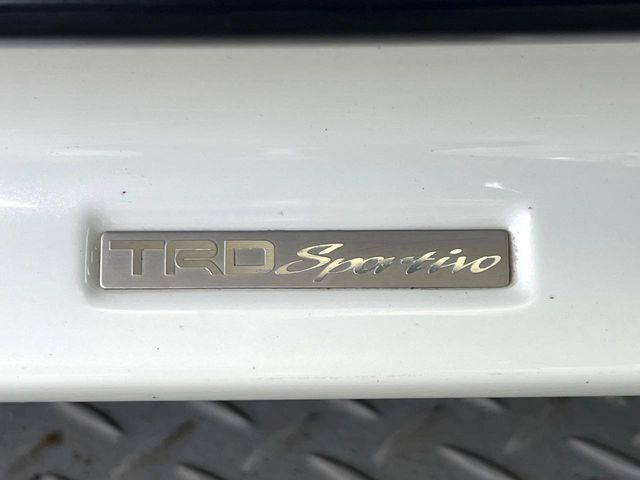 【TRDエアロ】人気のTRDエアロを装備！クルマの外観がよりスタイリッシュになり、街中で存在感あふれる1台に♪将来買い替える時にもリセールに影響しやすく、価値ある人気の装備です！
