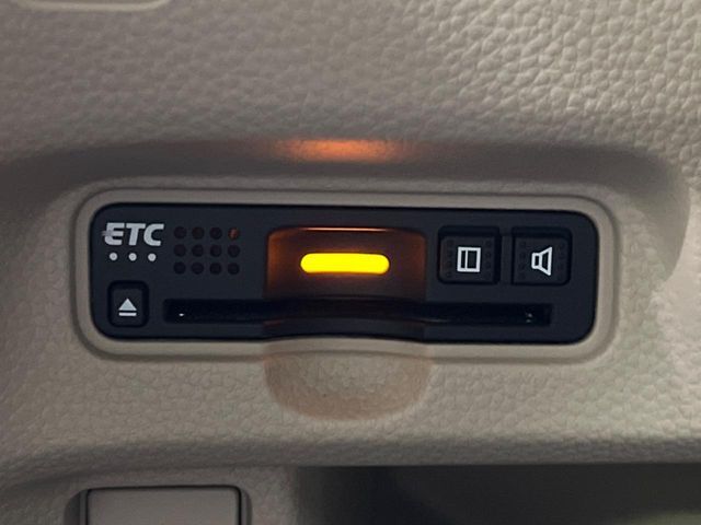 【ETC】高速道路の料金所をストレスなく通過！話題のスポットやサービスエリアに多い「スマートIC」利用時は必須のアイテムです。当店でセットアップを実施、ご納車当日からすぐにご利用いただけます！