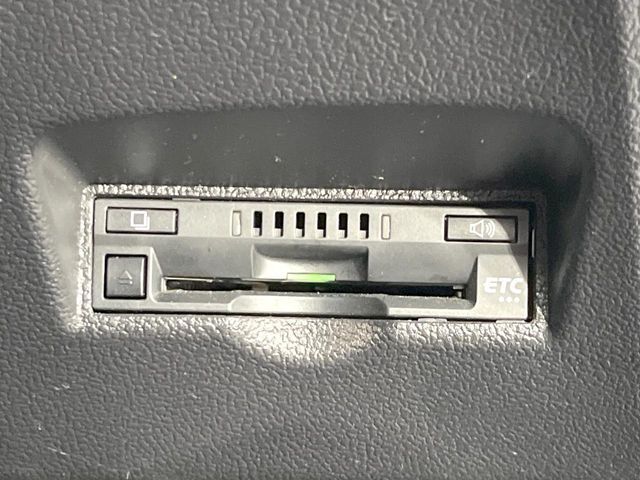 【ETC】高速道路の料金所をストレスなく通過！話題のスポットやサービスエリアに多い「スマートIC」利用時は必須のアイテムです。当店でセットアップを実施、ご納車当日からすぐにご利用いただけます！