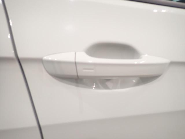 ”Keyless Access”によって、ドアハンドルに手をかけるだけでドアロックが解除できます！