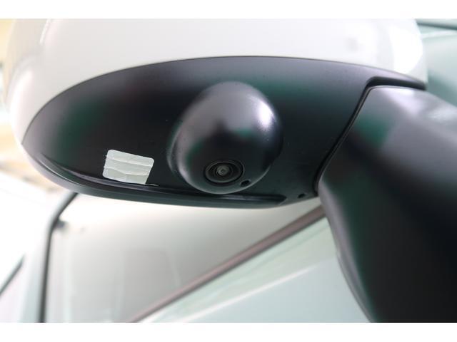 【全方位カメラ】フロントグリル、ドアミラー、バックドアにカメラが付いていて、駐車の時にナビ画面で自車位置を確認出来ますよ！車は今どの位置？障害物はないかな？など確認ができて安心です♪