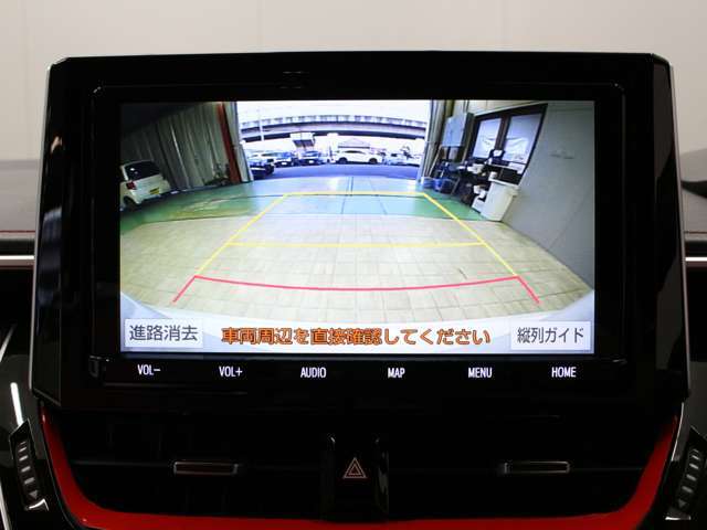 【バックカメラ】モニターに後方の映像が映つり出すので、死角の障害物の早期発見や駐車に協力してくれます。