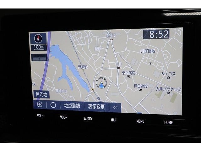 ナビを装備！　施設名などから、すぐに最適ルートを検索します。（機種によりナビやコネクトサービス等ご利用の際は、別途契約が必要となる場合があります）