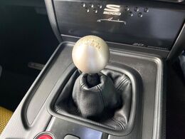 【フロア6速MT】走りの6速MT！！スポーティーな走行をお楽しみいただけます♪