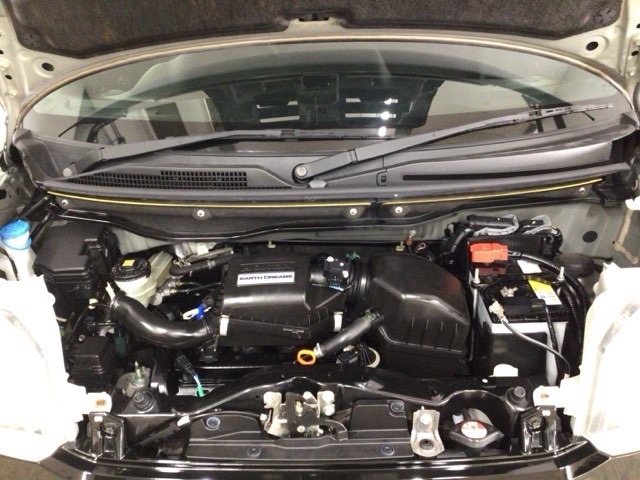 【ピカピカクリーニング】ボディ廻りはもちろん室内・シート・エンジンルーム・トランクルームなど隅々まで専門スタッフが徹底的にクリーニングし磨き上げました☆綺麗なお車で快適なドライブをお楽しみ下さい