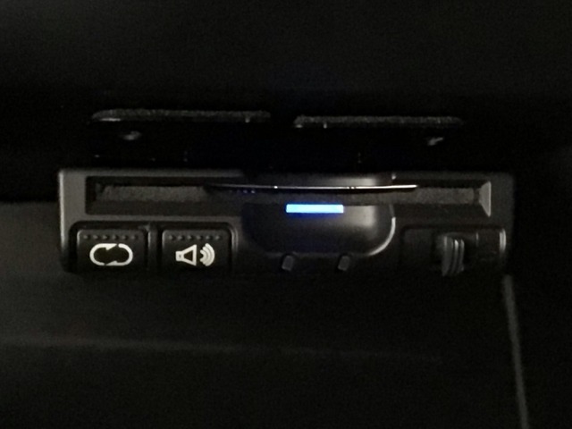 【ETC車載器】もはや必須アイテムのETCを搭載！高速道路のご利用時にとても便利！わずらわしい料金所での現金支払いが不要となりスムーズに通過できます♪