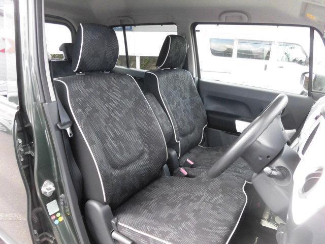 室内を撮影しました♪ご覧の通り足元はスッキリしていますので、乗り降りラクラクです（＾＾）/