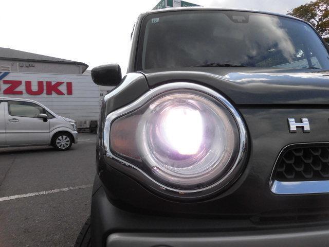 ディスチャージヘッドライトです！暗くなった時に明るく照らしてくれるので安心して運転していただけます☆