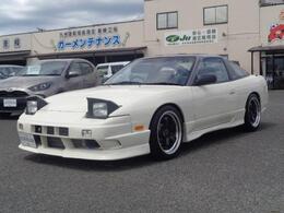 九州トップクラスの大型展示場で高品質車を常時200台を展示しております。当店の他展示車もご覧ください。