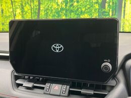 【10.5インチナビ】高級感とインパクトのある大画面ナビを装備。各種オーディオ操作はもちろん、スマホ連携もできる利便性の高いナビです♪