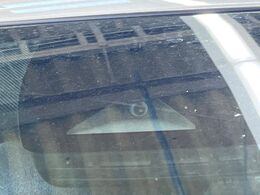 【トヨタセーフティセンス】走行中に前方の車両等を認識し、衝突しそうな時は警報とブレーキで衝突回避と被害軽減をアシスト。より安全にドライブをお楽しみいただけます。