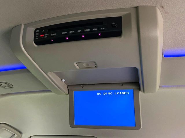 【フリップダウンモニター】大画面モニターで後席でもエンタメをお楽しみいただけます。小さなお子様にも大人気の装備です♪